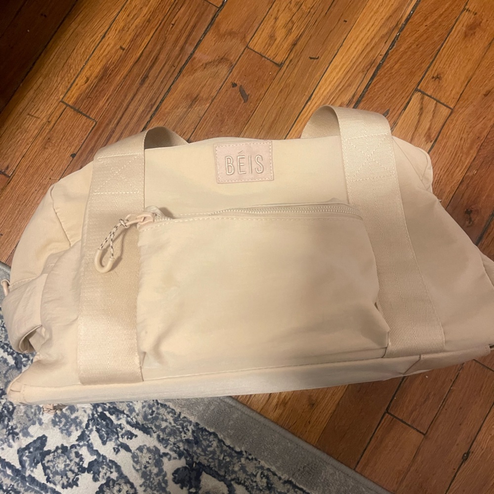 Beis Duffle Bag